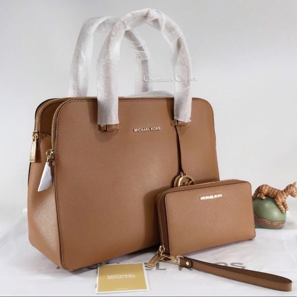 Michael Kors Handbags - NWOT Michael Kors Houston Double Zip Satchel Set